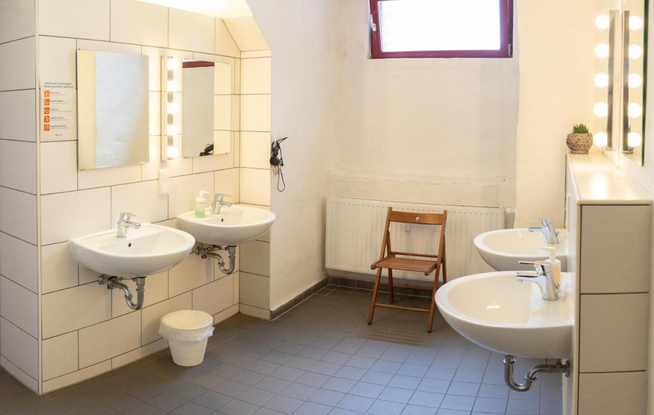 Subraum Hostel Росток Экстерьер фото