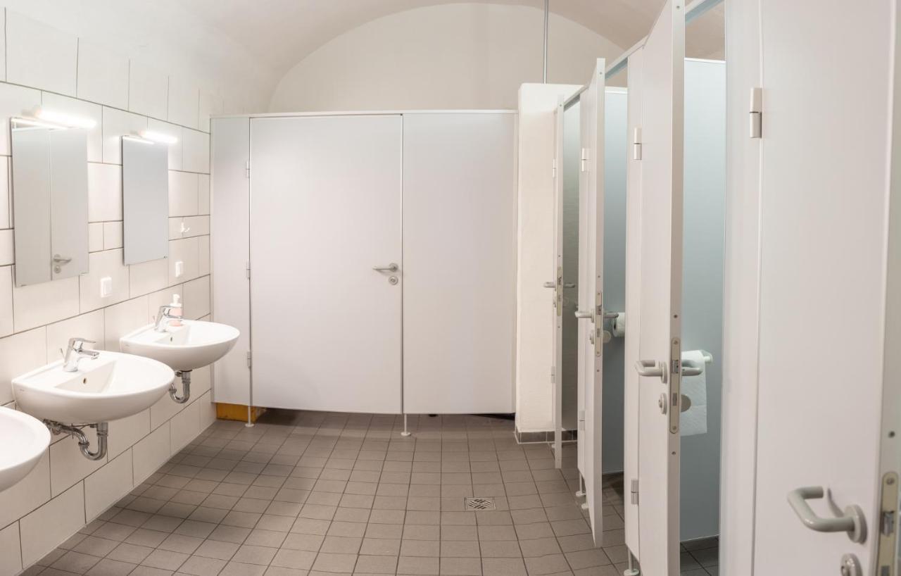 Subraum Hostel Росток Экстерьер фото