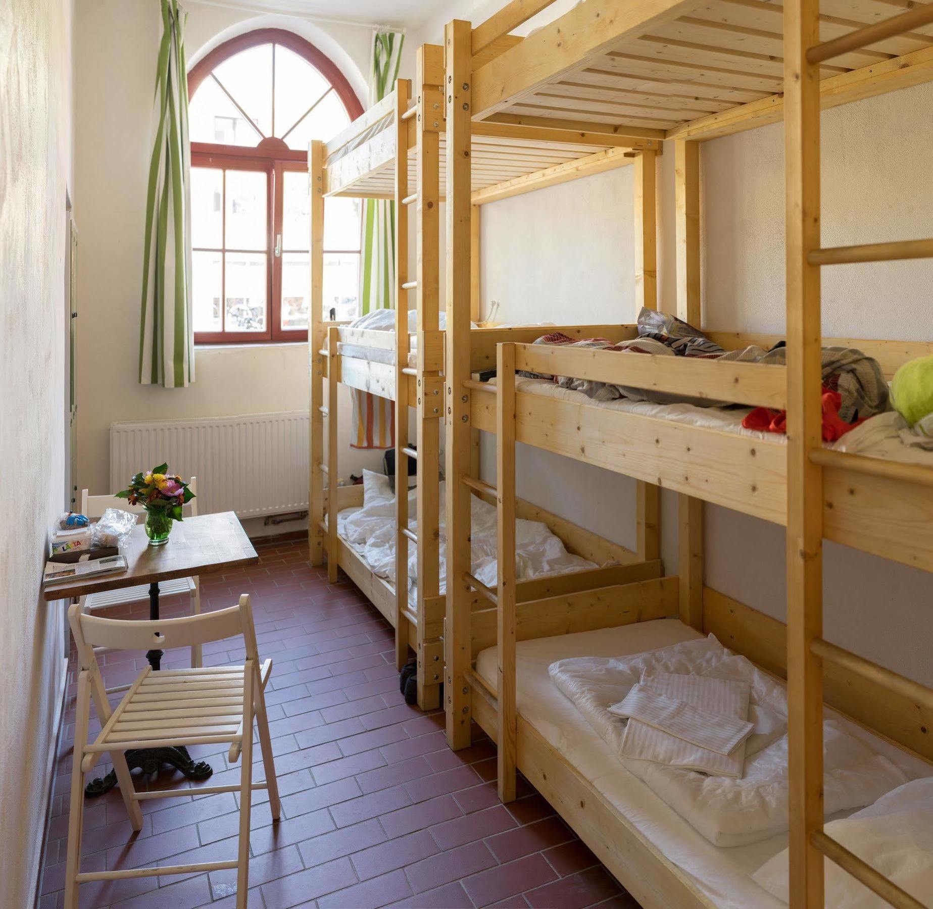 Subraum Hostel Росток Экстерьер фото