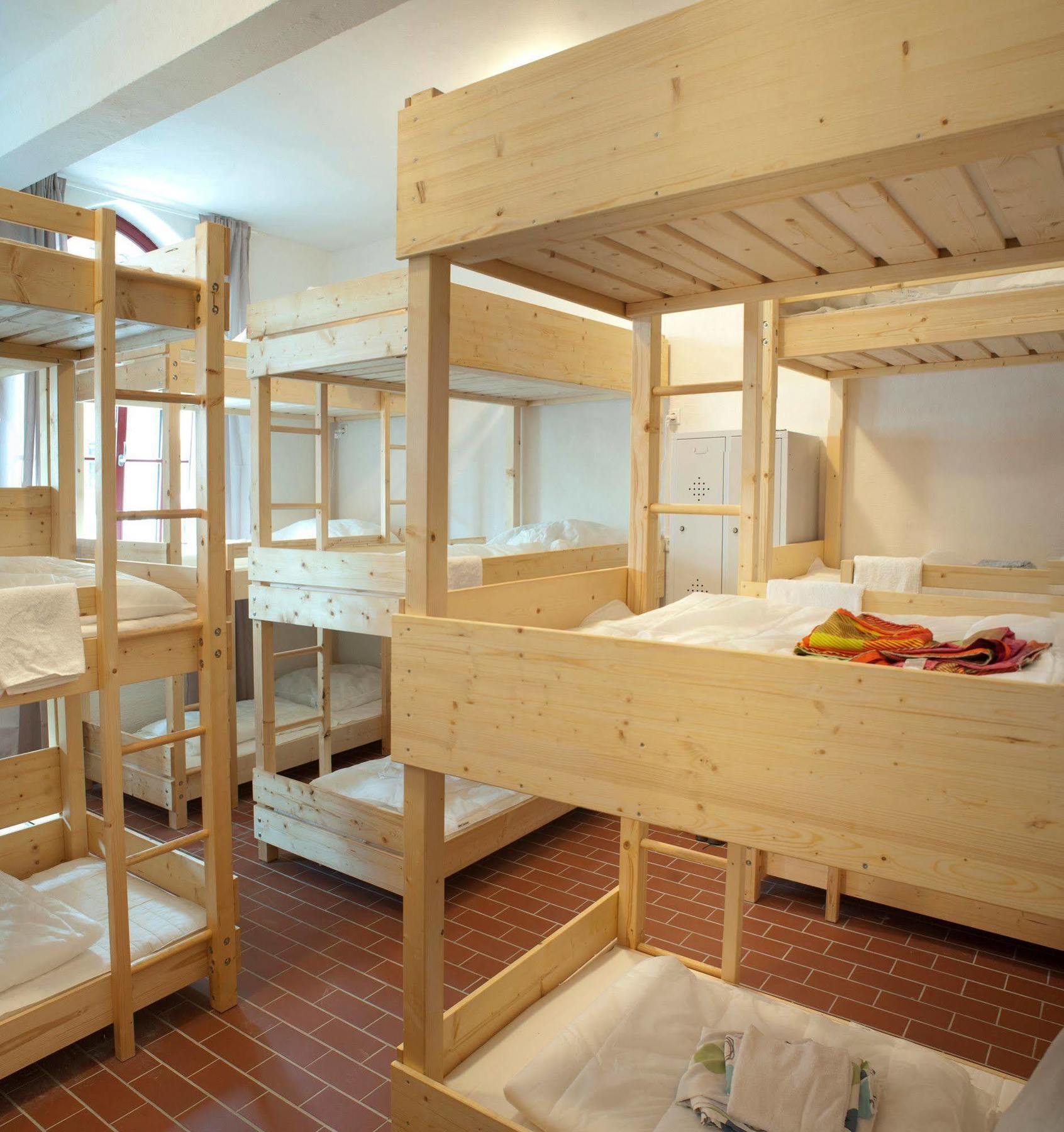 Subraum Hostel Росток Экстерьер фото