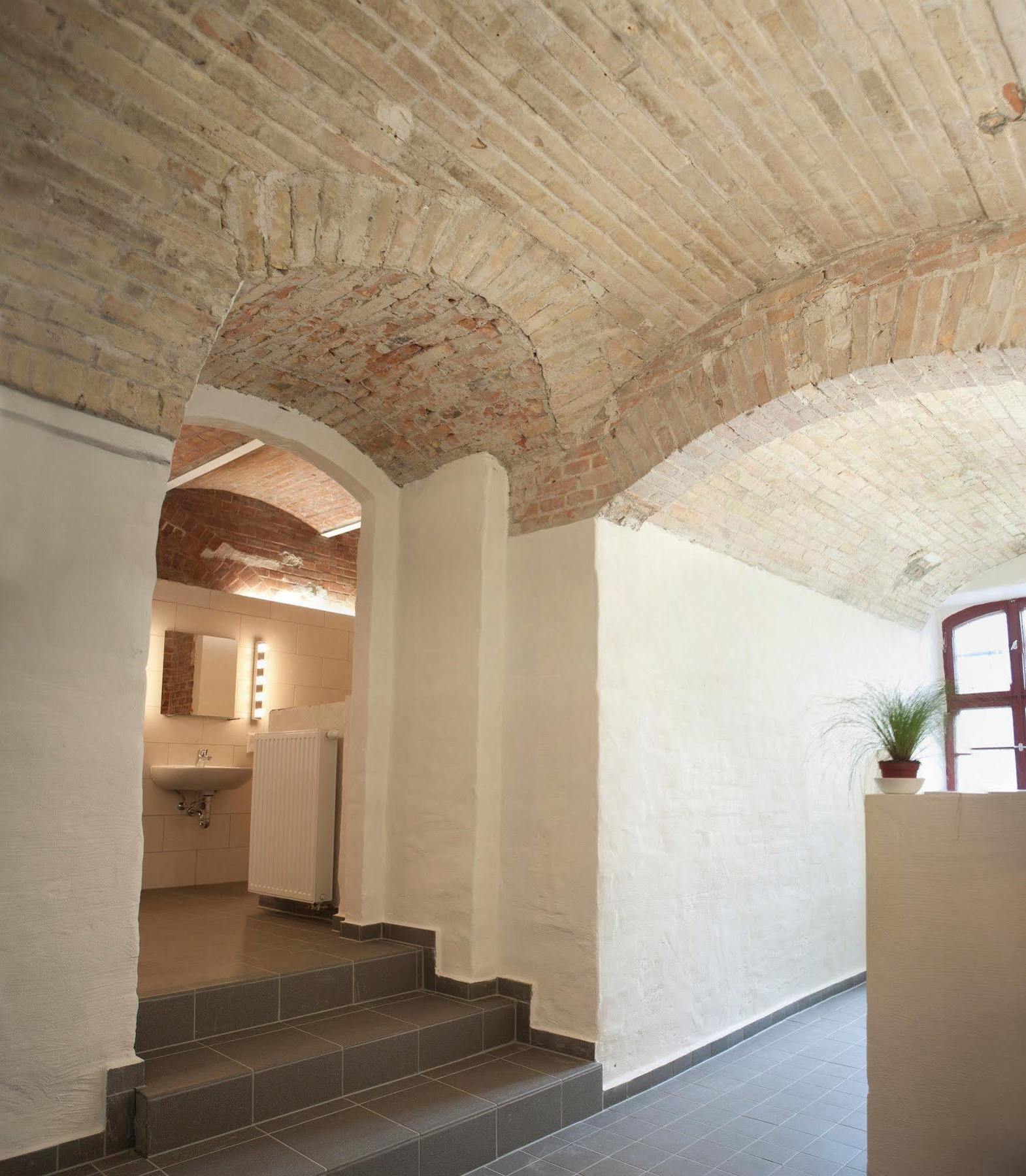 Subraum Hostel Росток Экстерьер фото