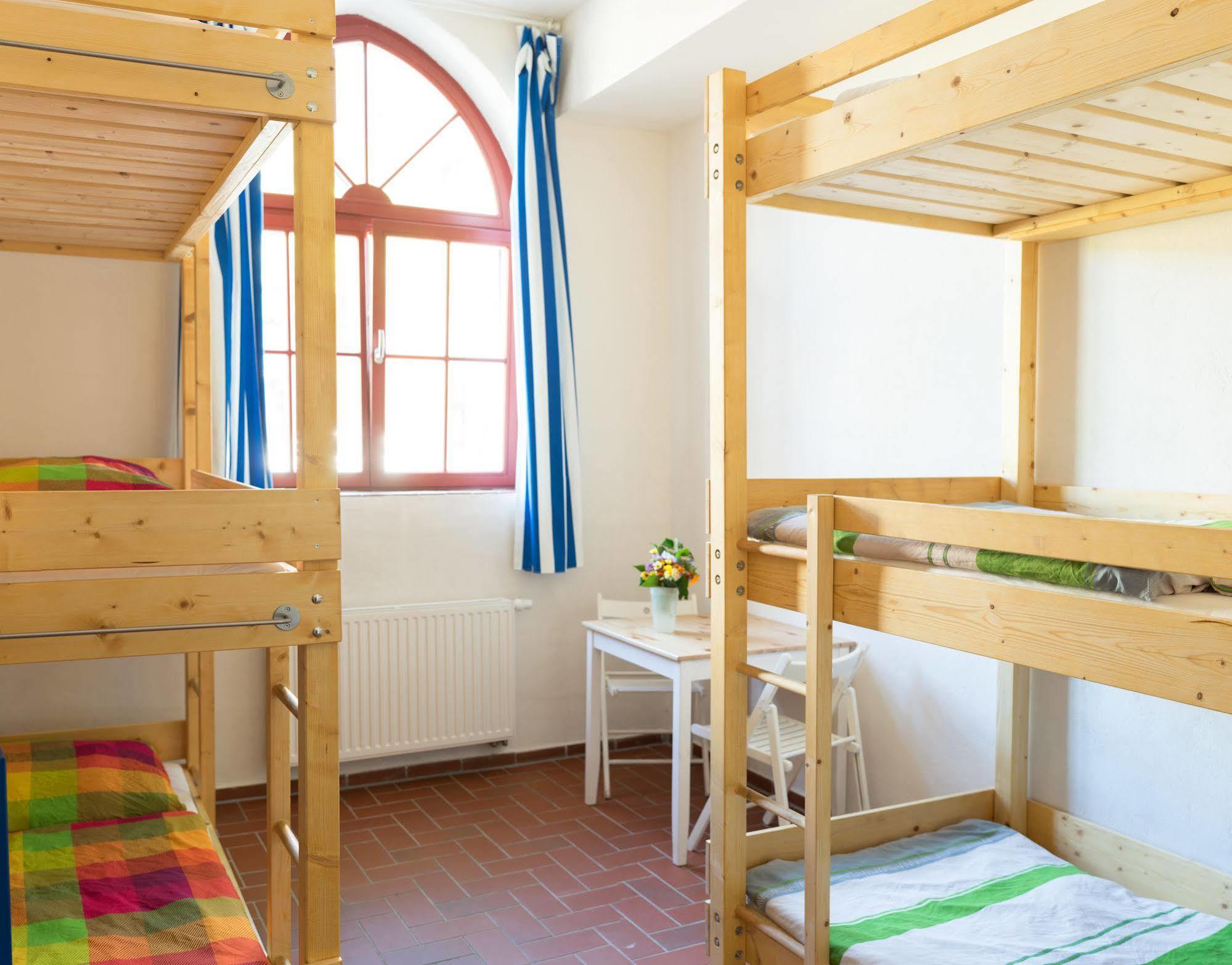Subraum Hostel Росток Экстерьер фото